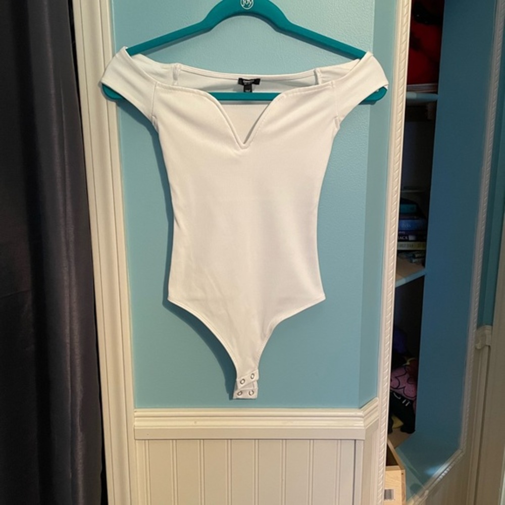 Express Off Shoulder body contour bodysuit size XXS